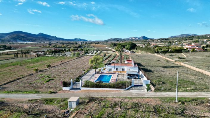 Image No.7-3 Bed Country House for sale