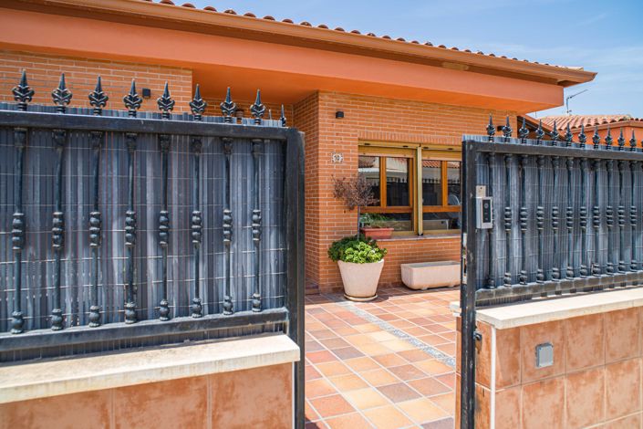 Image No.2-Villa de 4 chambres à vendre à Pinoso
