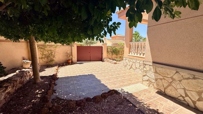 Image No.19-5 Bed Country House for sale