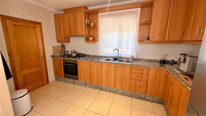 Image No.31-5 Bed Country House for sale