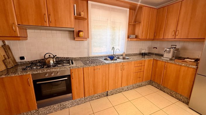 Image No.32-5 Bed Country House for sale