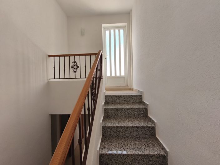 Image No.18-3 Bed Townhouse for sale
