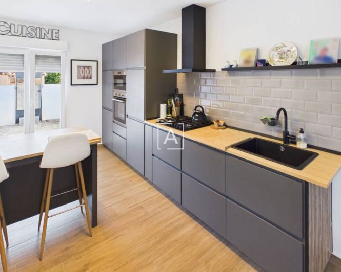 Image No.3-4 Bed Property for sale