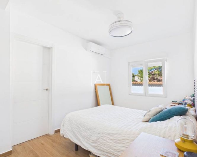 Image No.19-4 Bed Property for sale