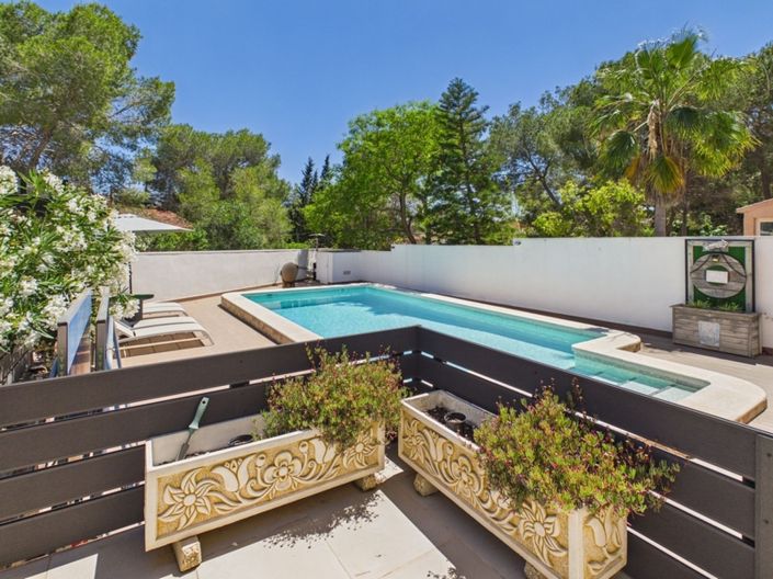 Image No.24-4 Bed Property for sale