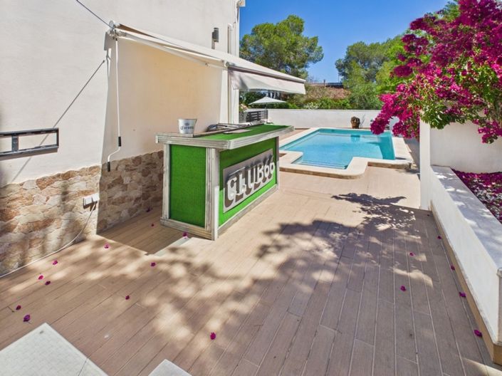Image No.25-4 Bed Property for sale