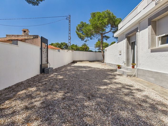 Image No.29-4 Bed Property for sale