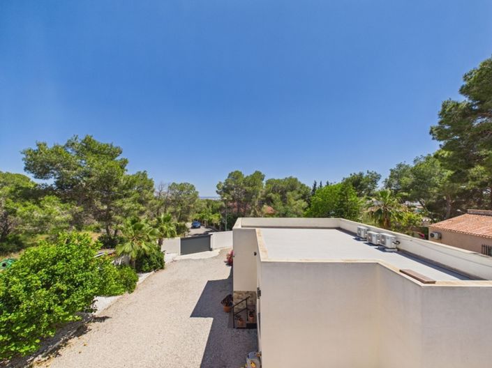 Image No.33-4 Bed Property for sale