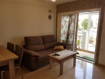 APT-379_4_LIVING