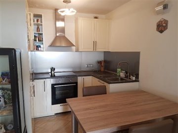 APT-379_5_KITCHEN