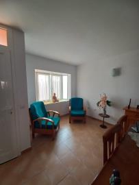 TH-153_2_Living-room