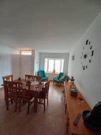 TH-153_4_Living-room