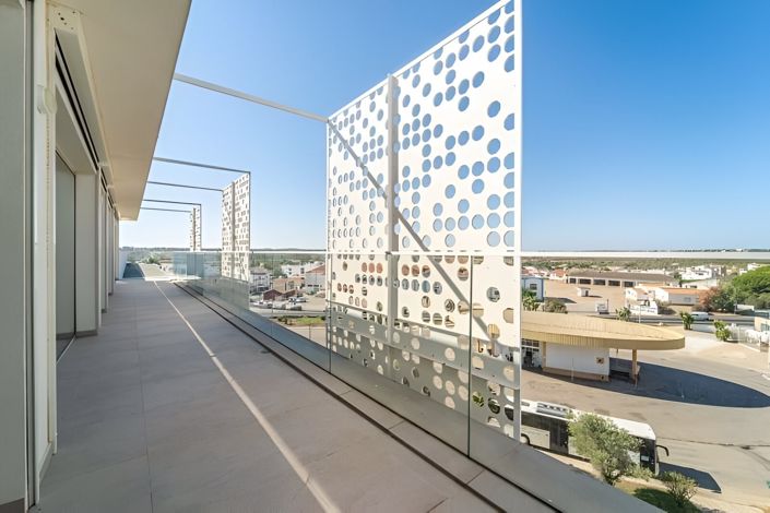 Image No.24-4 Bed Apartment for sale