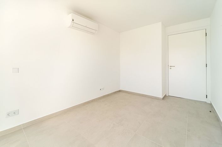 Image No.45-4 Bed Apartment for sale