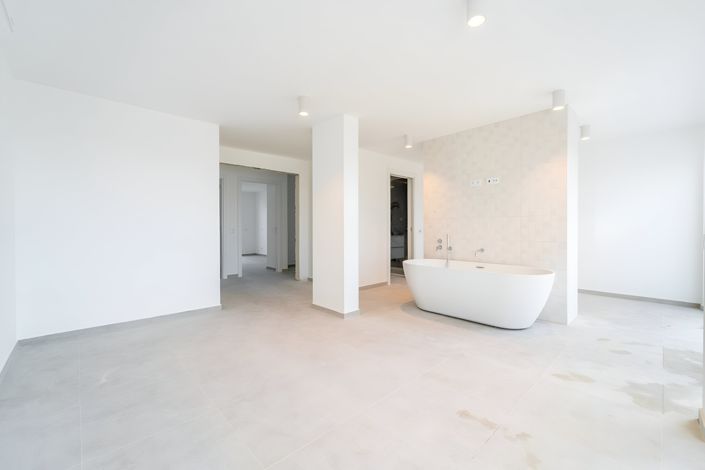 Image No.8-4 Bed Apartment for sale