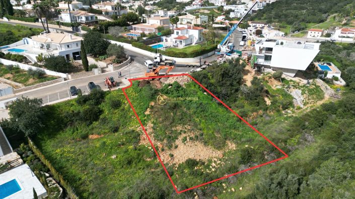 Image No.1-3 Bed Land for sale