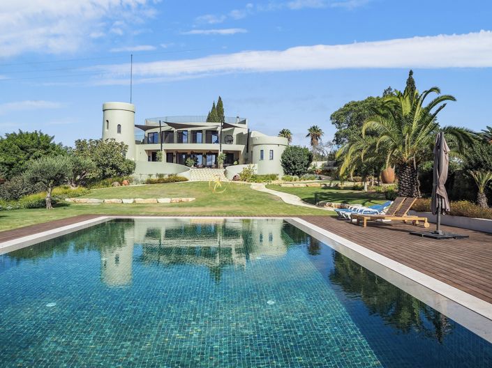 Image No.1-6 Bed Villa for sale