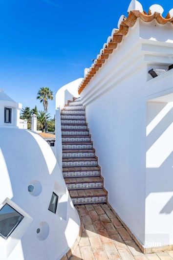 Image No.10-3 Bed Villa for sale