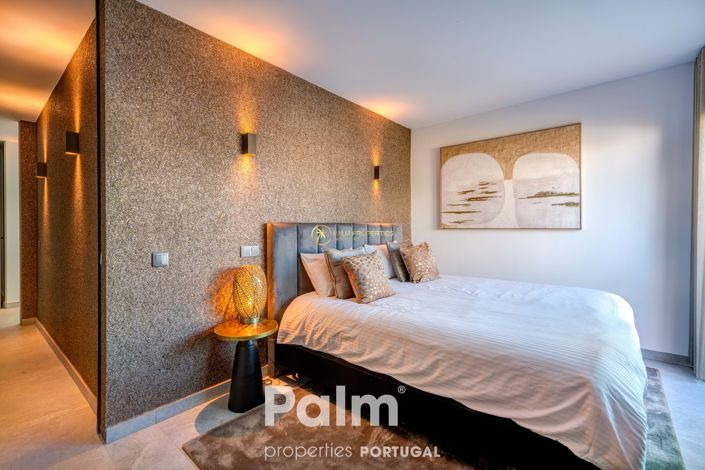 Image No.21-6 Bed Apartment for sale