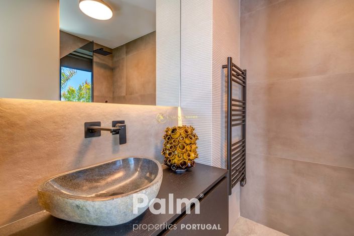 Image No.42-6 Bed Apartment for sale