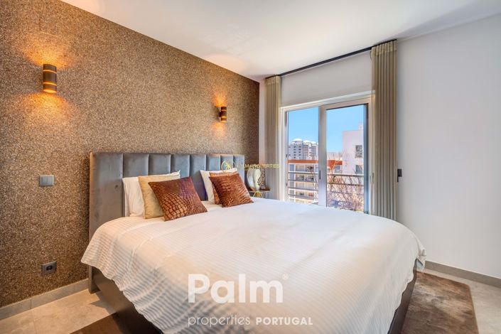 Image No.21-4 Bed Apartment for sale