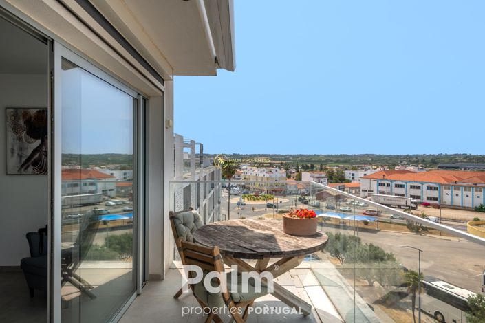 Image No.1-4 Bed Apartment for sale