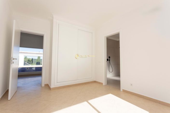 Image No.21-4 Bed Villa for sale