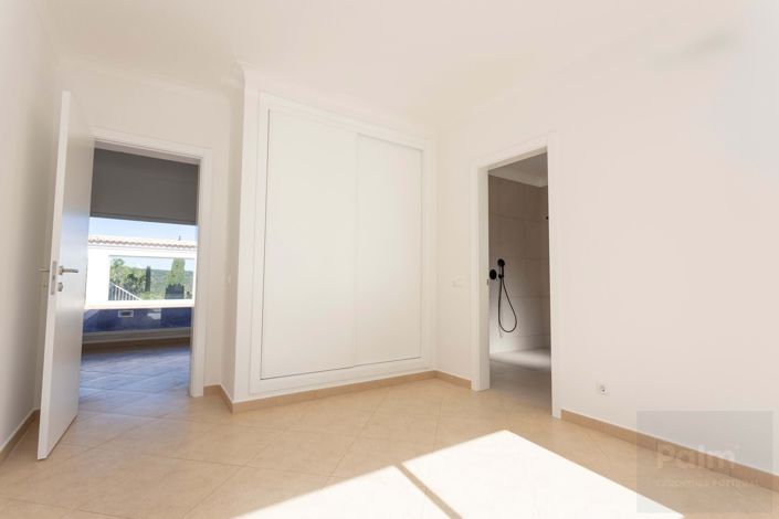 Image No.21-4 Bed Villa for sale