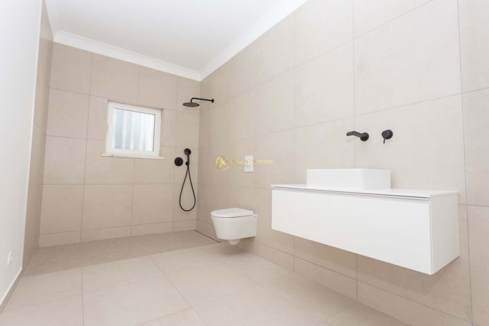 Image No.25-4 Bed Villa for sale