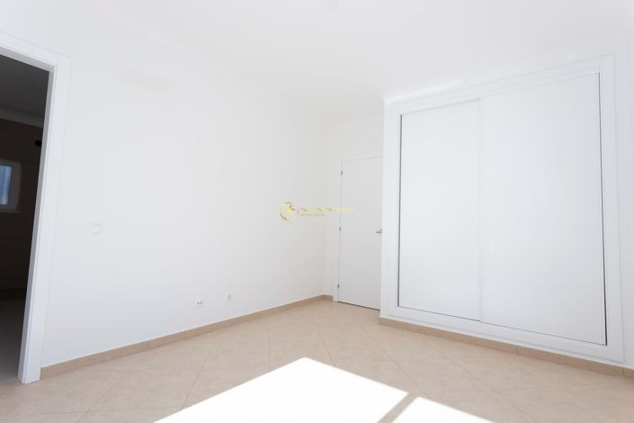 Image No.28-4 Bed Villa for sale