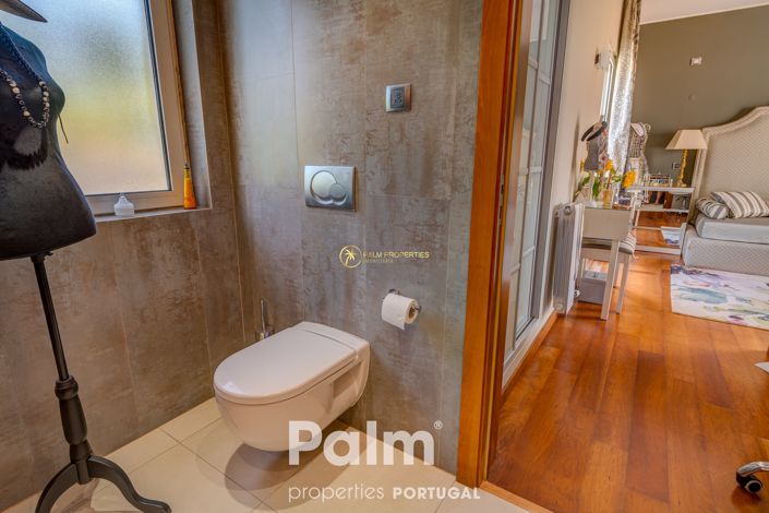 Image No.42-2 Bed Townhouse for sale