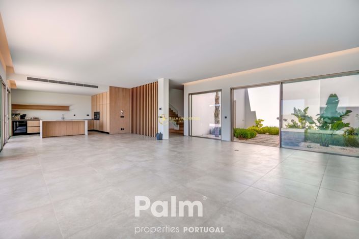 Image No.6-3 Bed Villa for sale