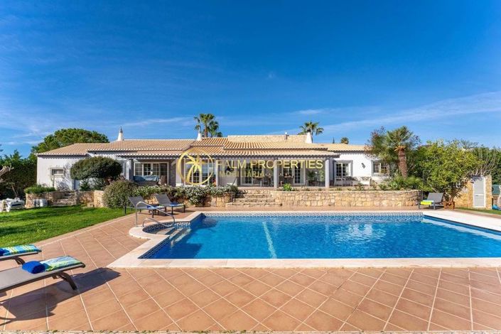 Image No.1-6 Bed Villa for sale