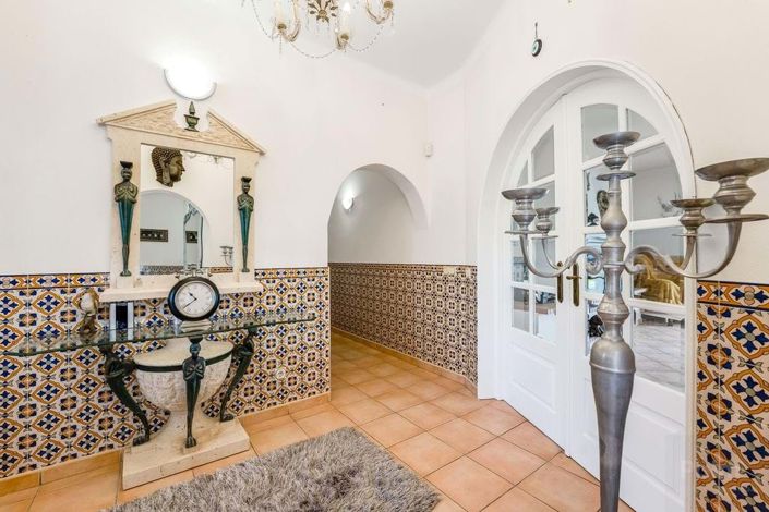 Image No.7-6 Bed Villa for sale