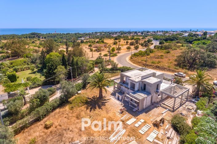 Image No.2-4 Bed Villa for sale