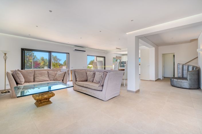 Image No.14-4 Bed Villa for sale