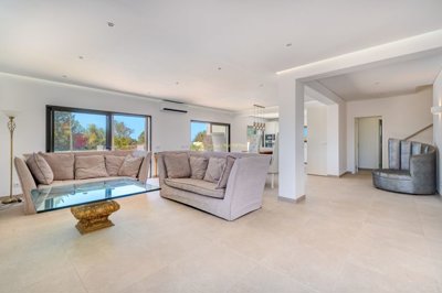 1706-635744-4017d2f44a169e2070a298ad08d2a2828