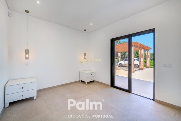 Image No.47-4 Bed Villa for sale