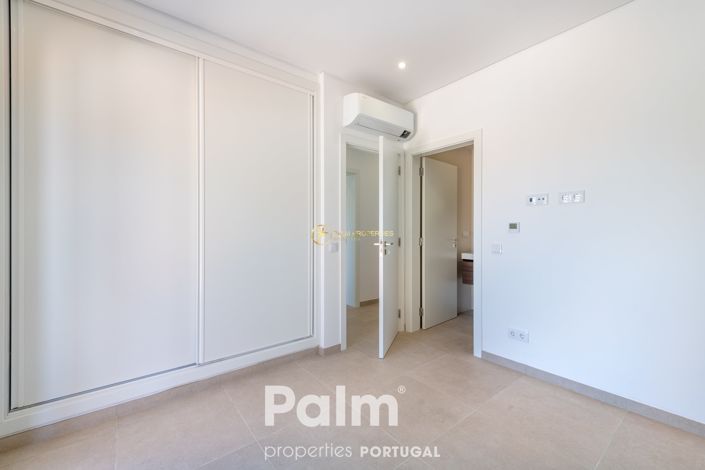 Image No.48-4 Bed Villa for sale