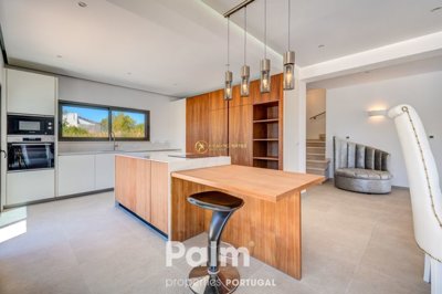 1706-635744-4017d2f44a169e2070a298ad08d2a2828