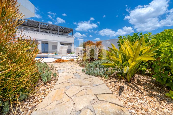 Image No.2-3 Bed Villa for sale