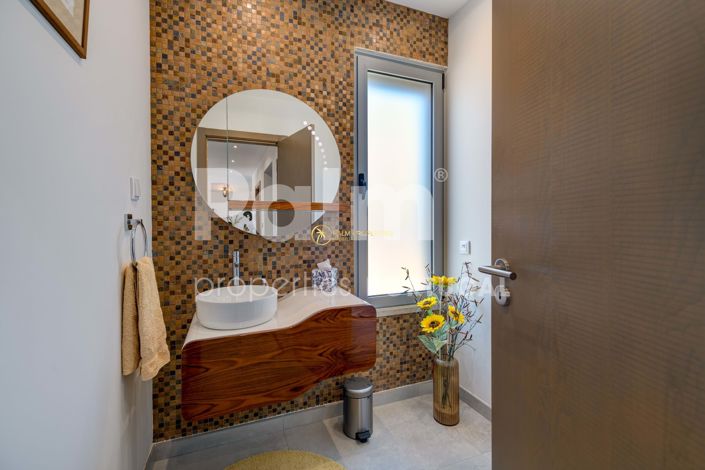 Image No.57-3 Bed Villa for sale