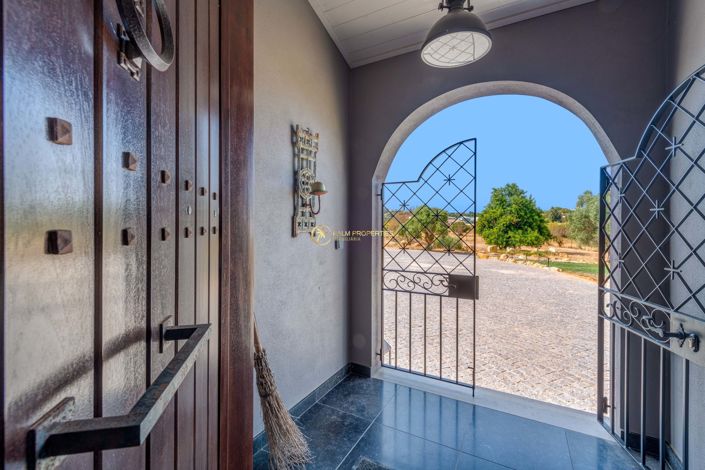 Image No.26-3 Bed Villa for sale