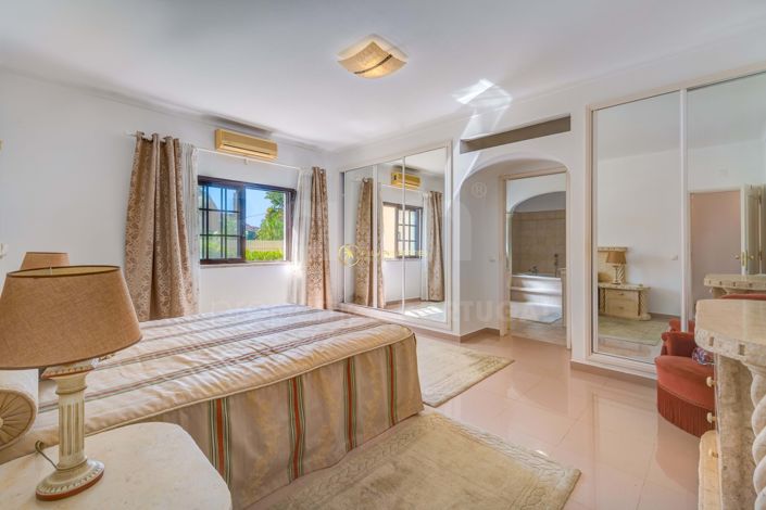 Image No.16-5 Bed Villa for sale