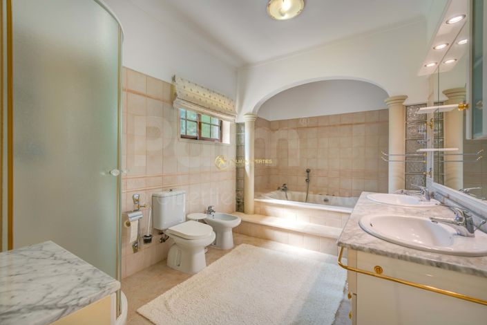 Image No.19-5 Bed Villa for sale