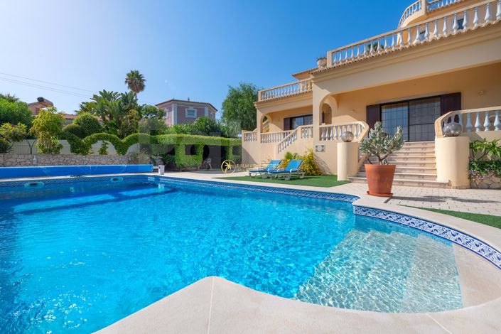 Image No.2-5 Bed Villa for sale