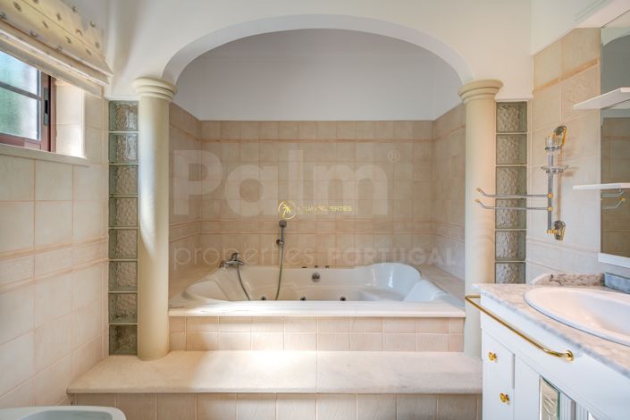 Image No.20-5 Bed Villa for sale