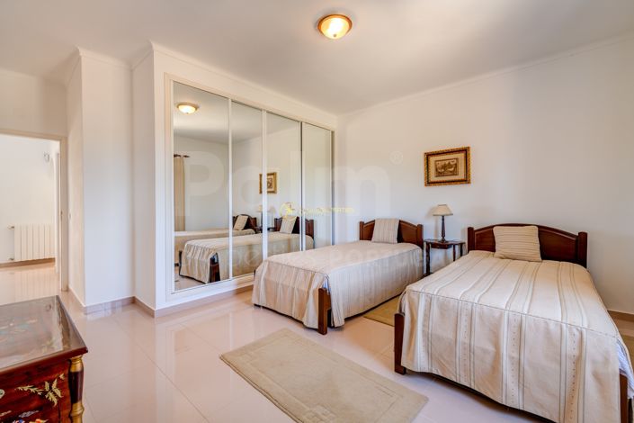 Image No.42-5 Bed Villa for sale