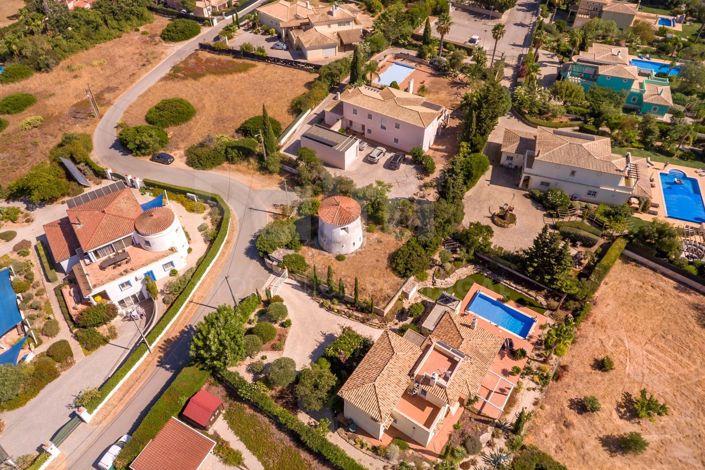 Image No.19-3 Bed Land for sale