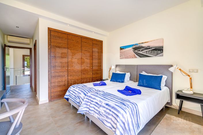 Image No.18-3 Bed Townhouse for sale